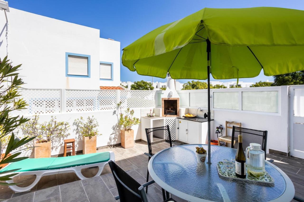 Newly Renovated 2 Bedroom Townhouse - Close To Salema Beach Exteriör bild
