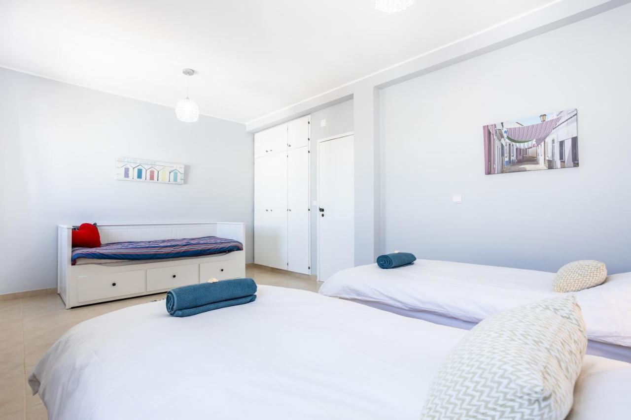 Newly Renovated 2 Bedroom Townhouse - Close To Salema Beach Exteriör bild